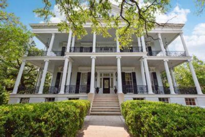 The Buckner Mansion - How To Discuss