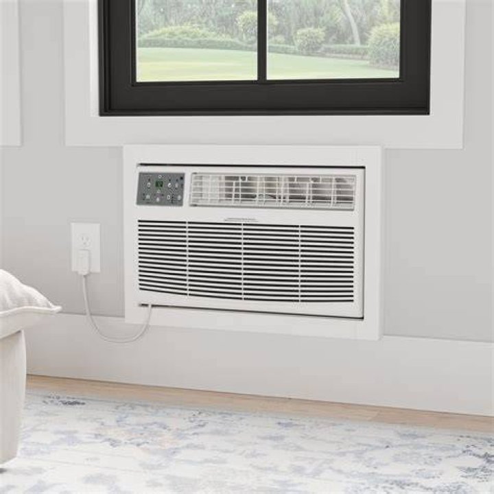 Through the wall air conditioner